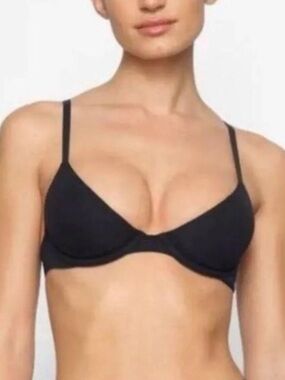 SKIMS Fits Everybody Plunge Bra 36C
